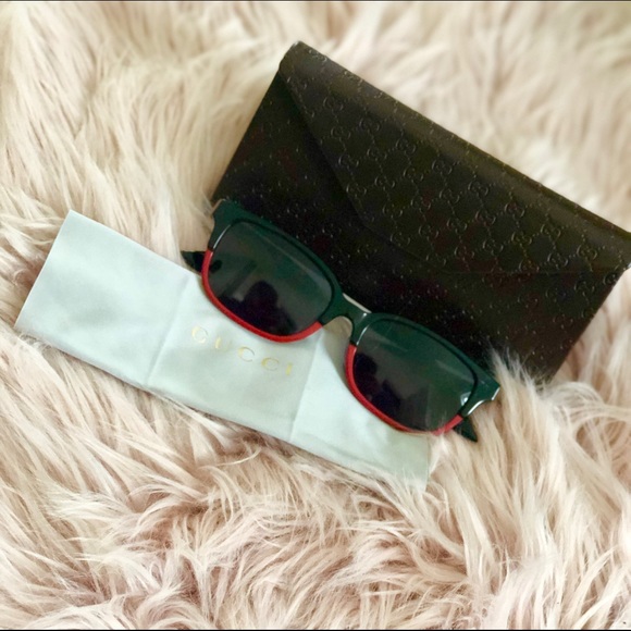 GUCCI Narrow Rectangular Sunglasses - Picture 2 of 4